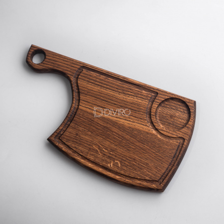 Доска для стейка в виде топора с соусником, тонированный дуб 35×19 см от мастерской DIVIRO